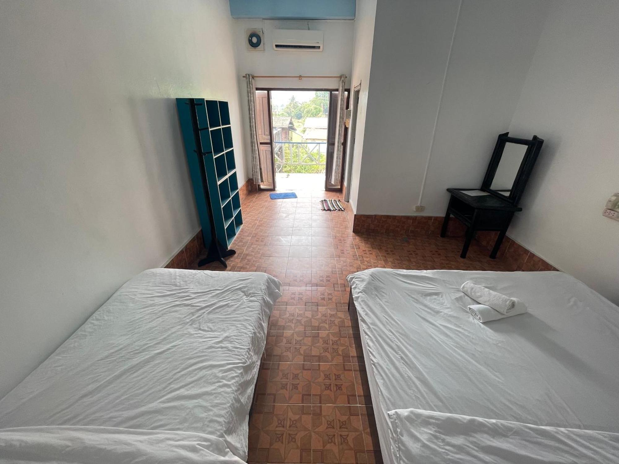Blue Sunset Hostel Vang Vieng Phòng bức ảnh